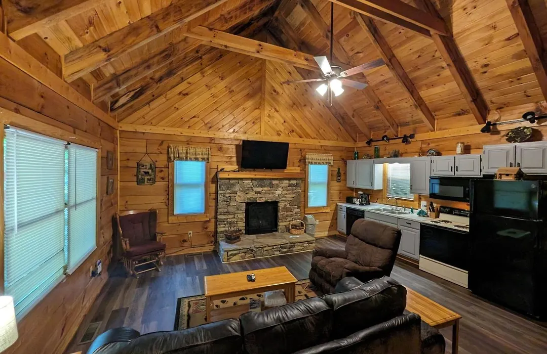 Er57 - Bear Haven - Great Location! Close To All The Action! Cabin-1