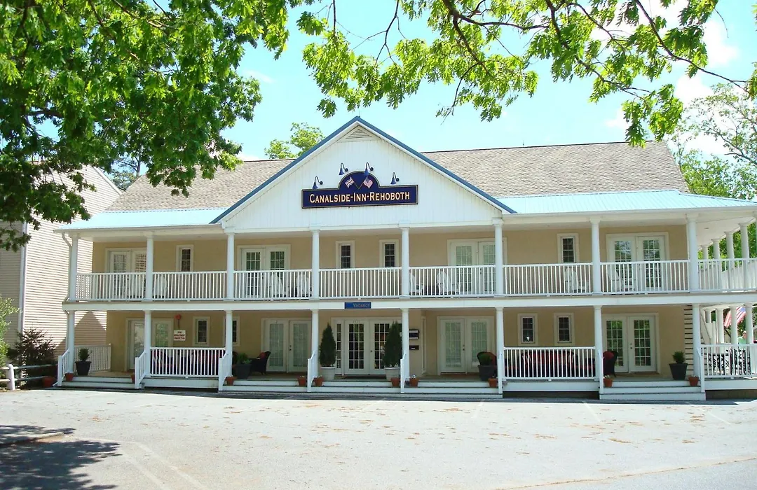 Canalside Inn-1