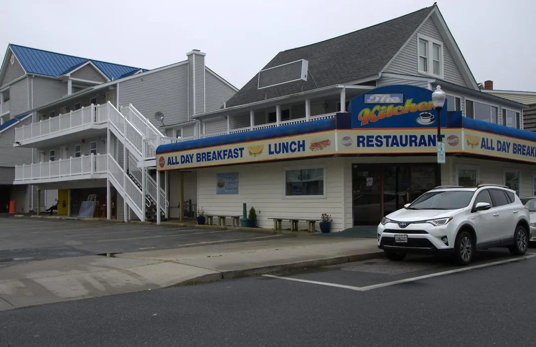 Atlantic Breeze Motel & Apartments-1