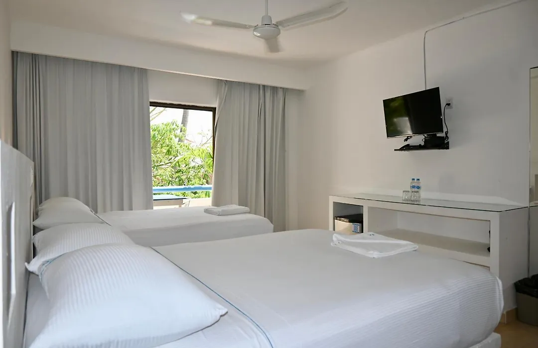 Pelicano Inn Playa Del Carmen - Beachfront Hotel-1