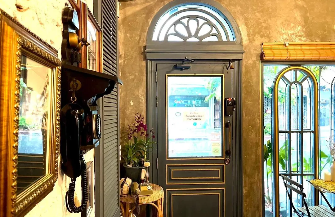 Central Old Town Cottage-1