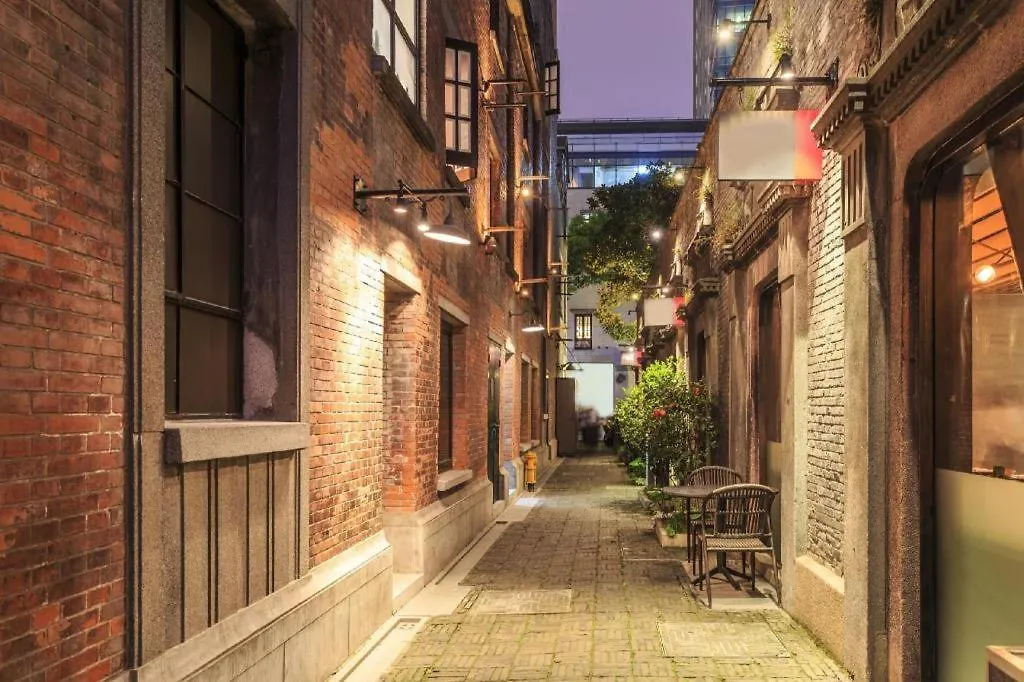 Donghu Hotel-1