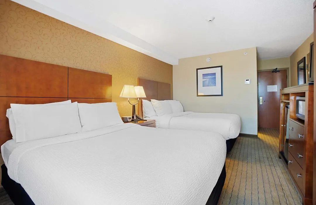Sandman Hotel & Suites London Downtown-1