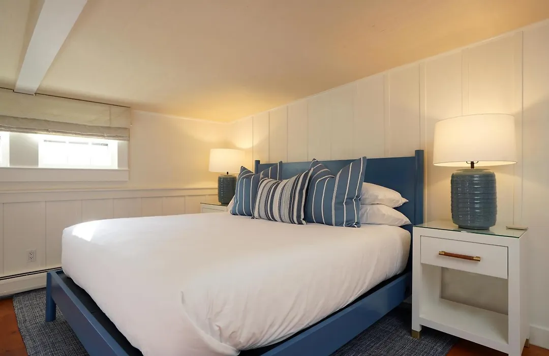 76 Main Ink Press Hotel-1
