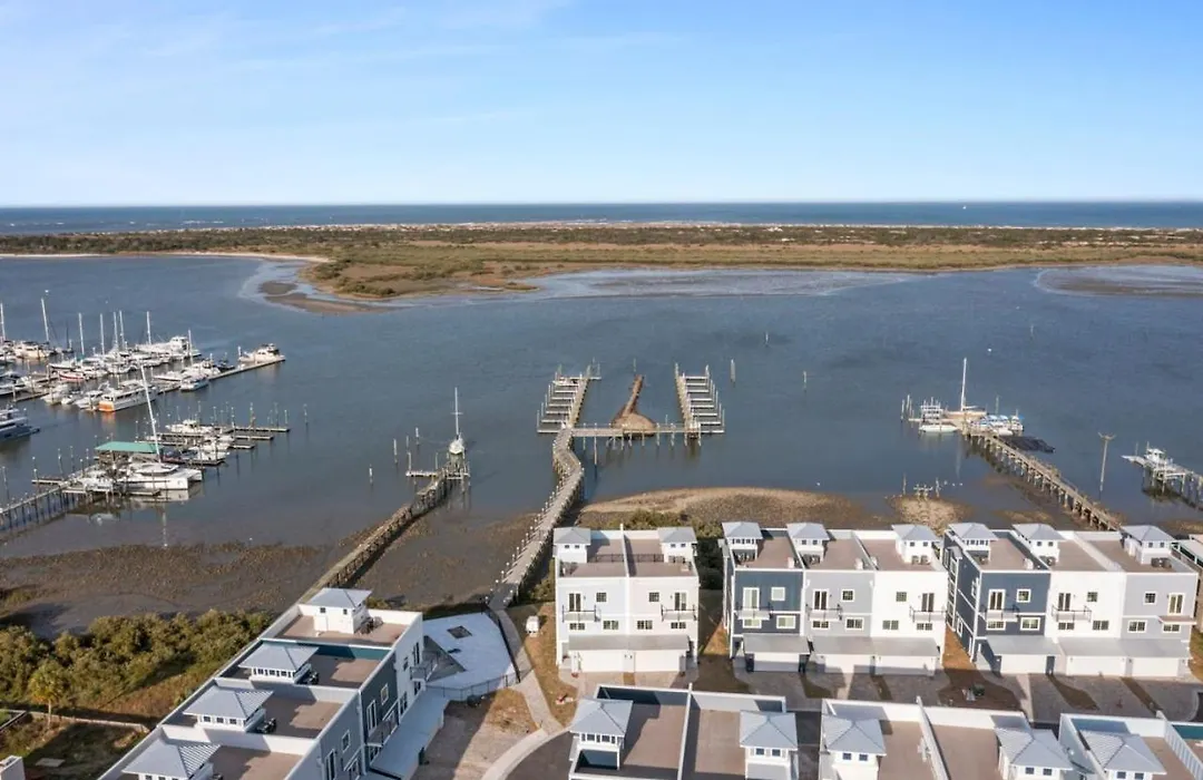 Conch Island-Pool, Beach, Dock-1