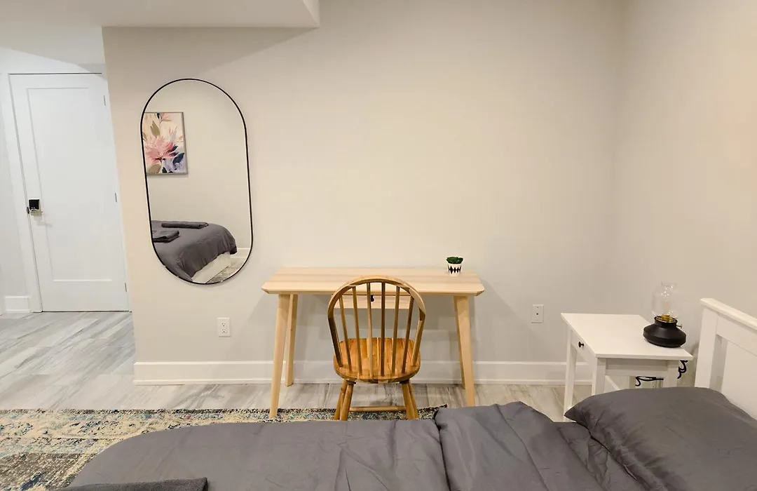 Byward-Market Luxury Guesthouse-1