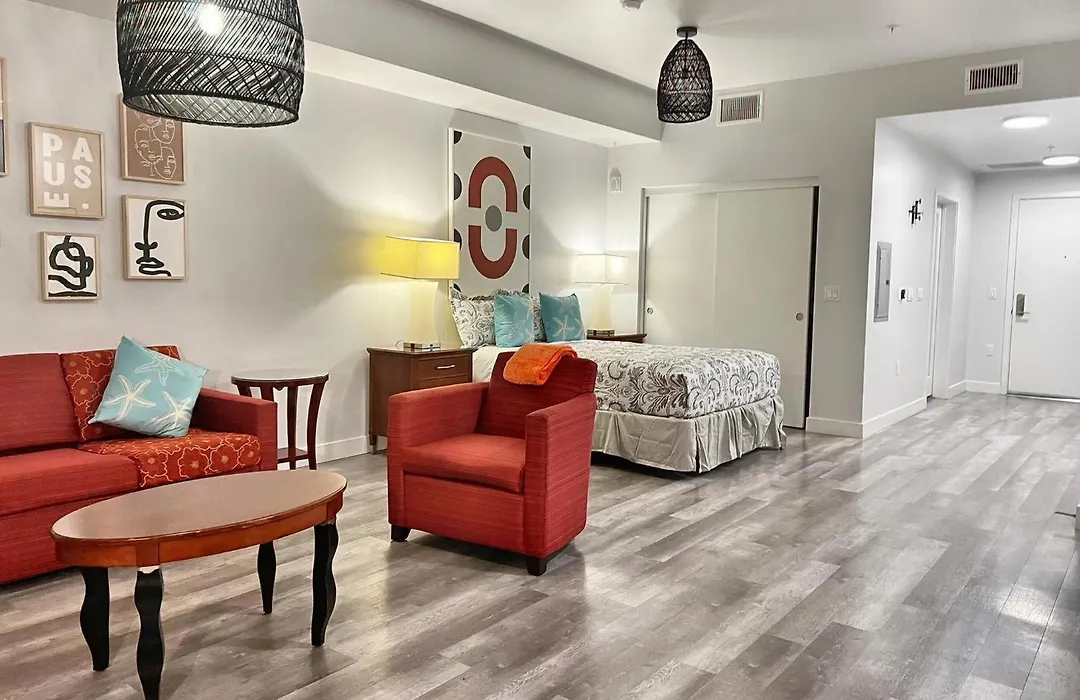 Stayspro - Hollywood Homes Minutes To Everything Spacious And Free Parking-1