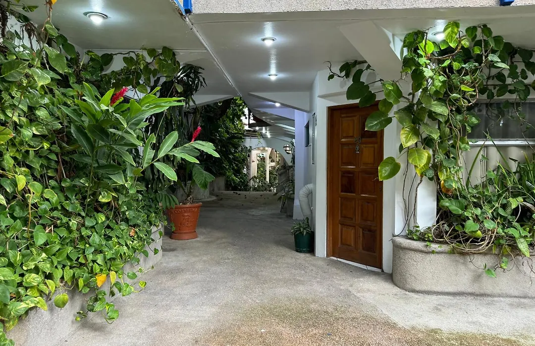 Hotel Cacts-1