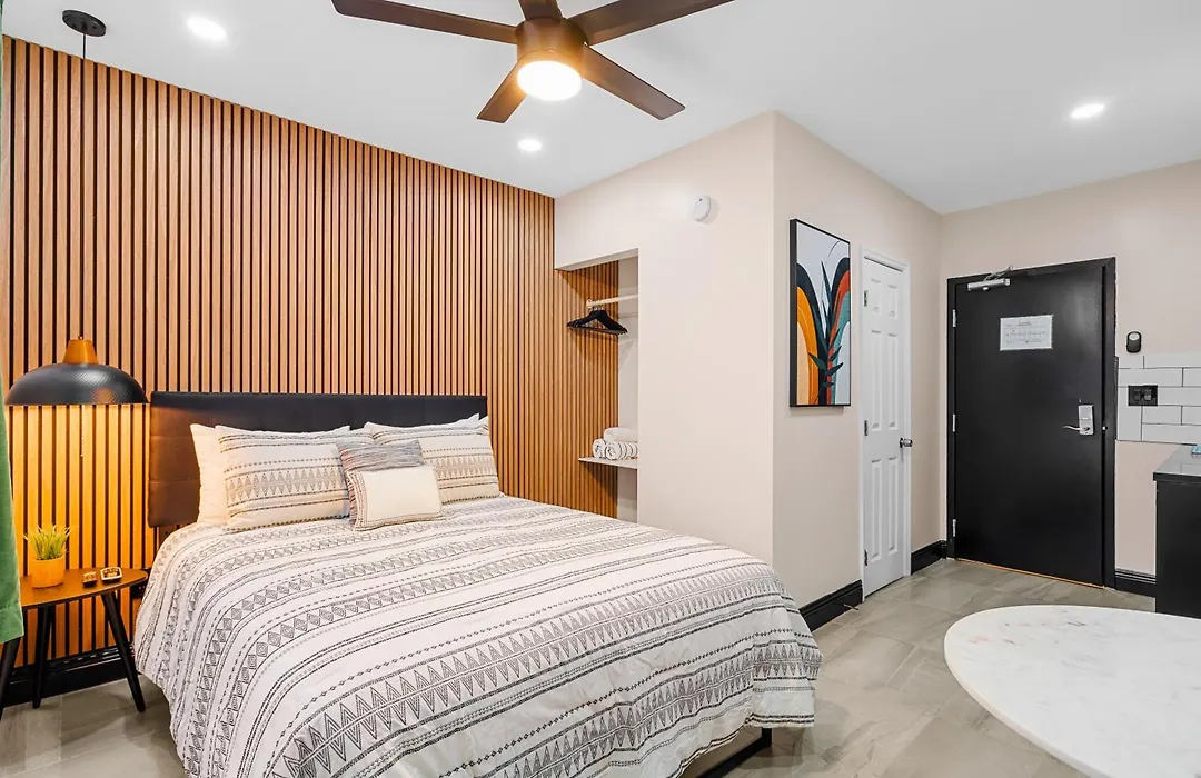 Baybreeze Apartments By Lowkl-1