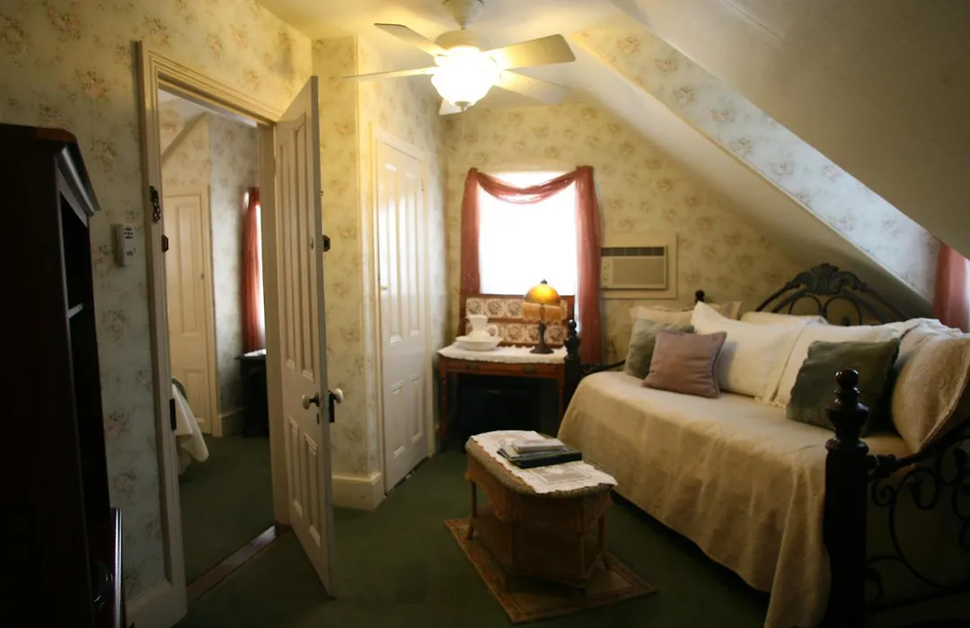 The Bacchus Inn Bed & Breakfast-1