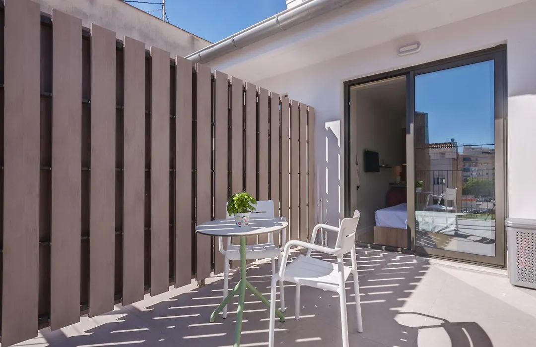 Livensa Living Studios Valencia Viveros-1