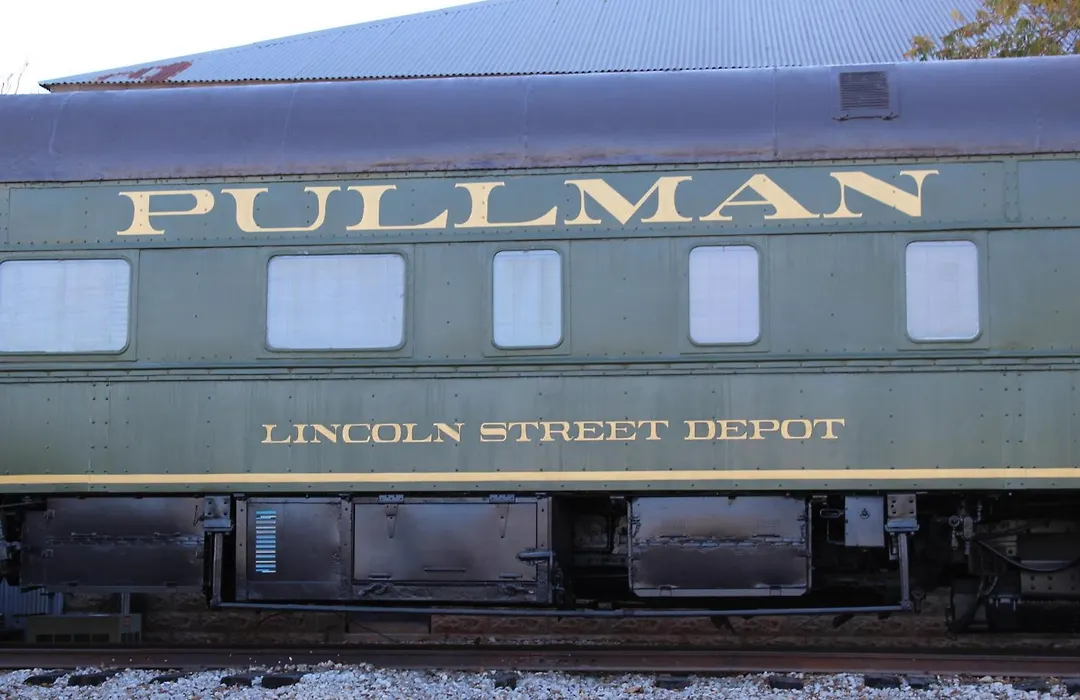 Pullman Train Car-1