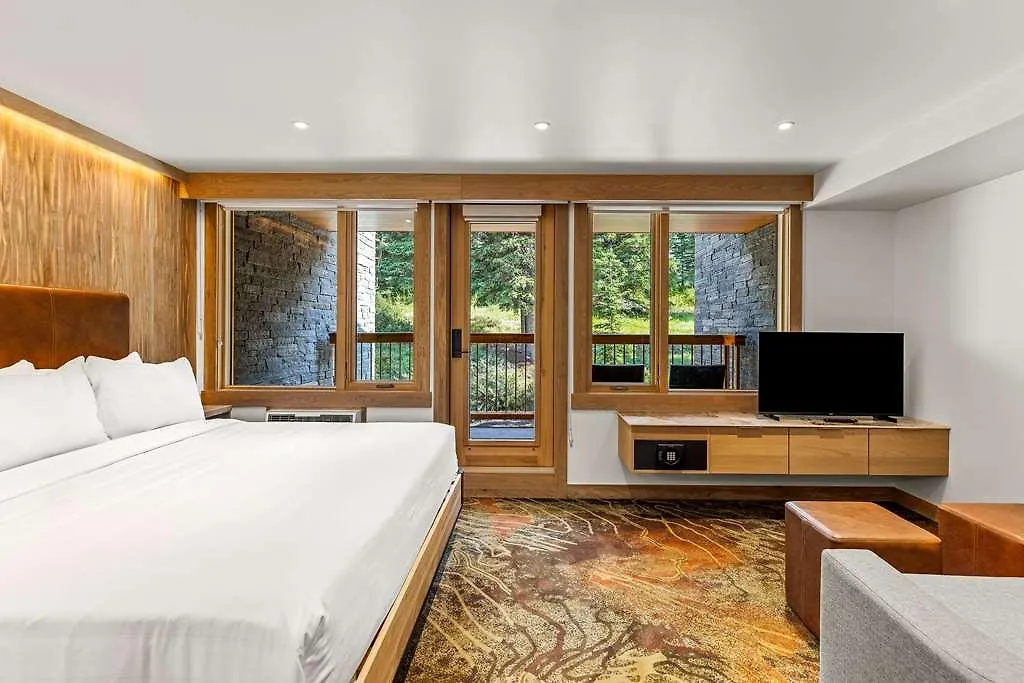 Otter Hotel-1