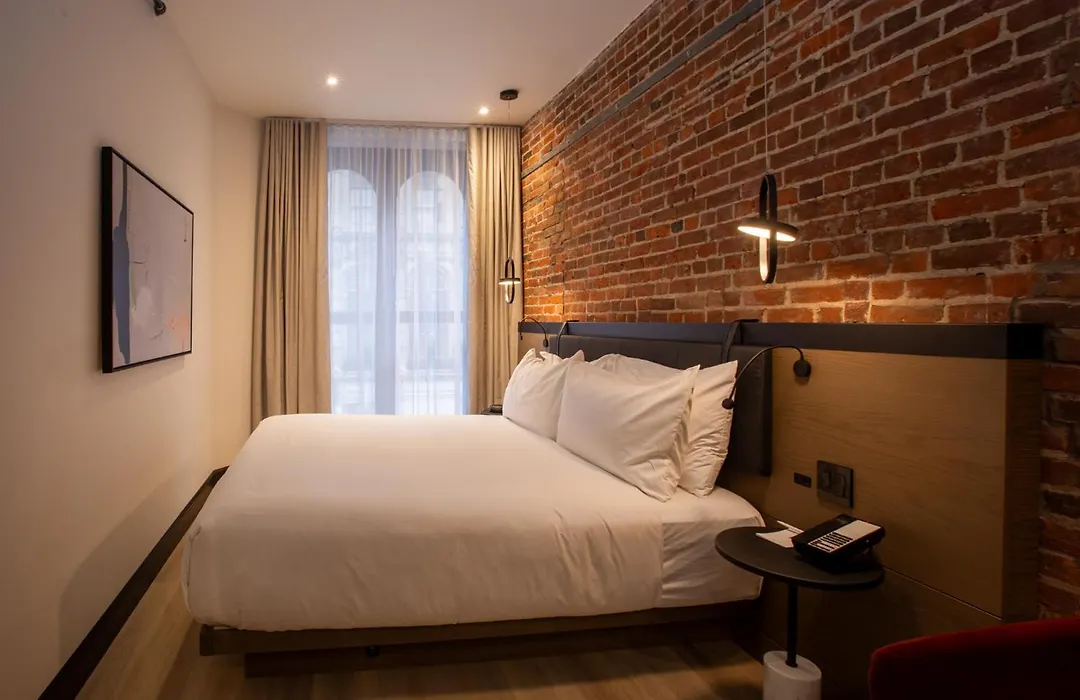 Le Petit Hotel Notre Dame-1