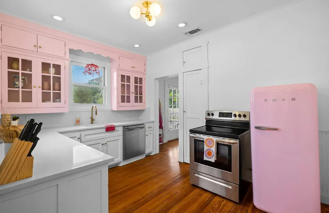 Pink Duchess - Mins To Main Hot Tub & Fire Pit-1