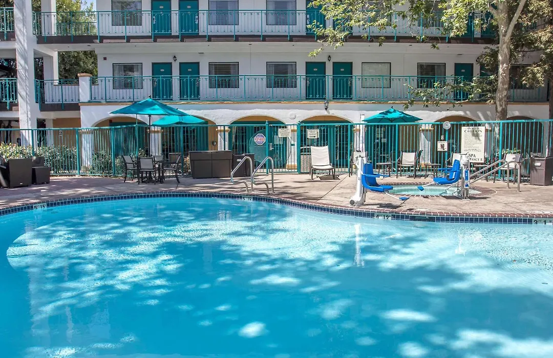 Quality Suites Downtown San Luis Obispo-1