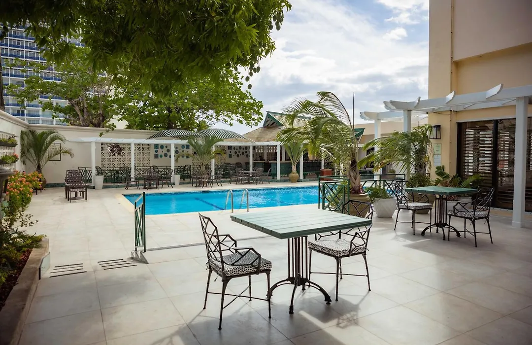 Courtleigh Hotel & Suites-1