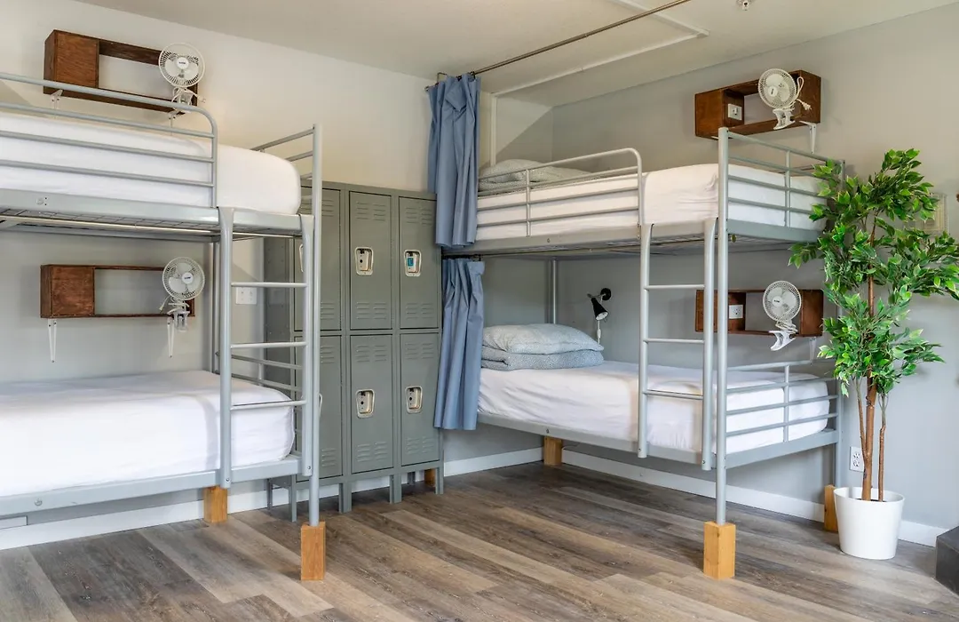 Samesun Banff Hostel-1
