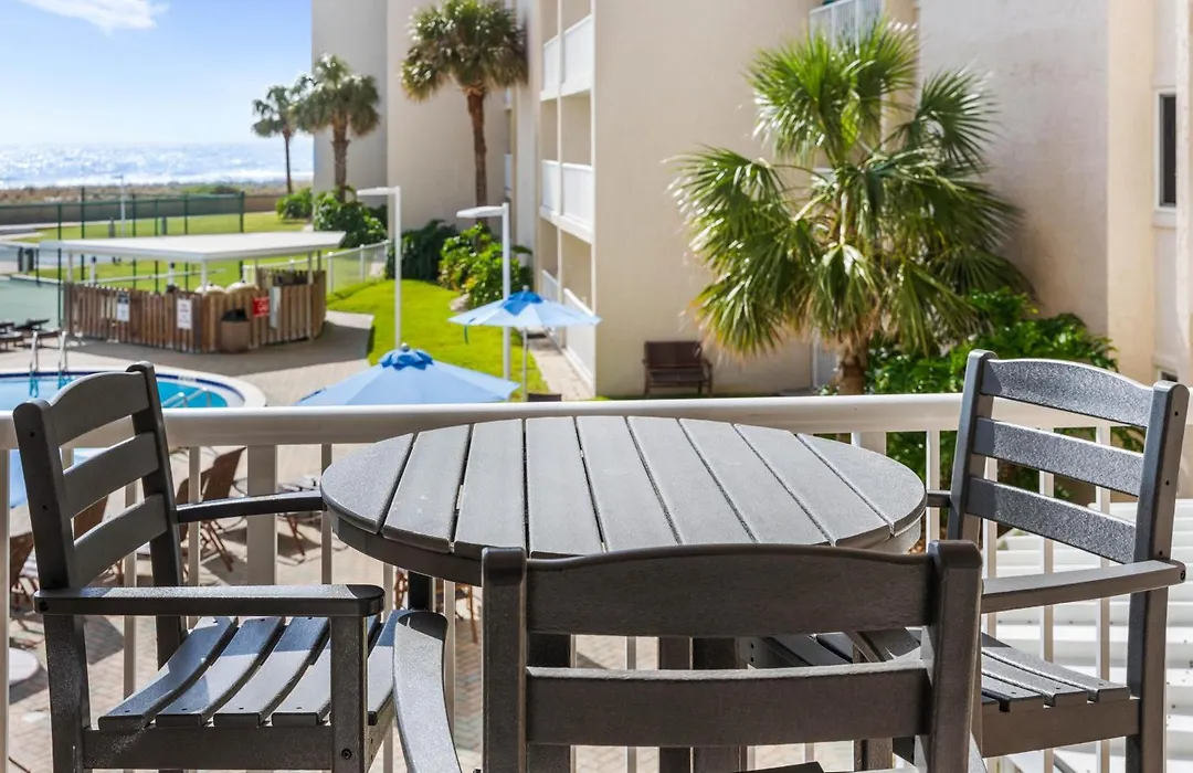 Holiday Surf And Racquet Club 212-1