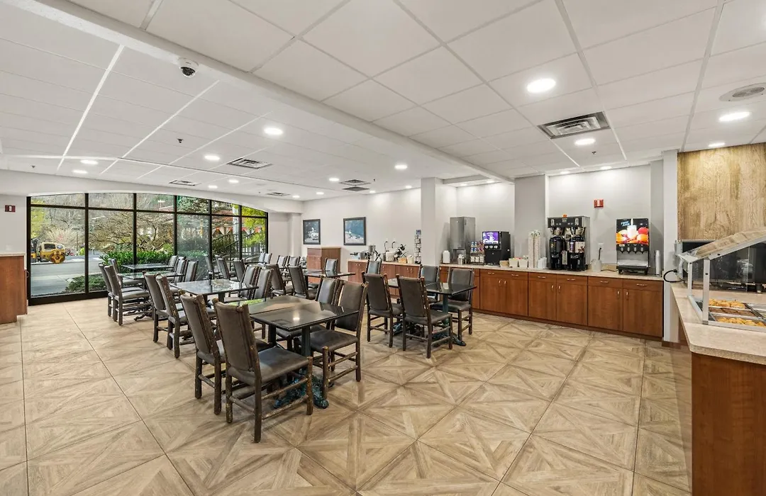 Black Bear Inn & Suites-1