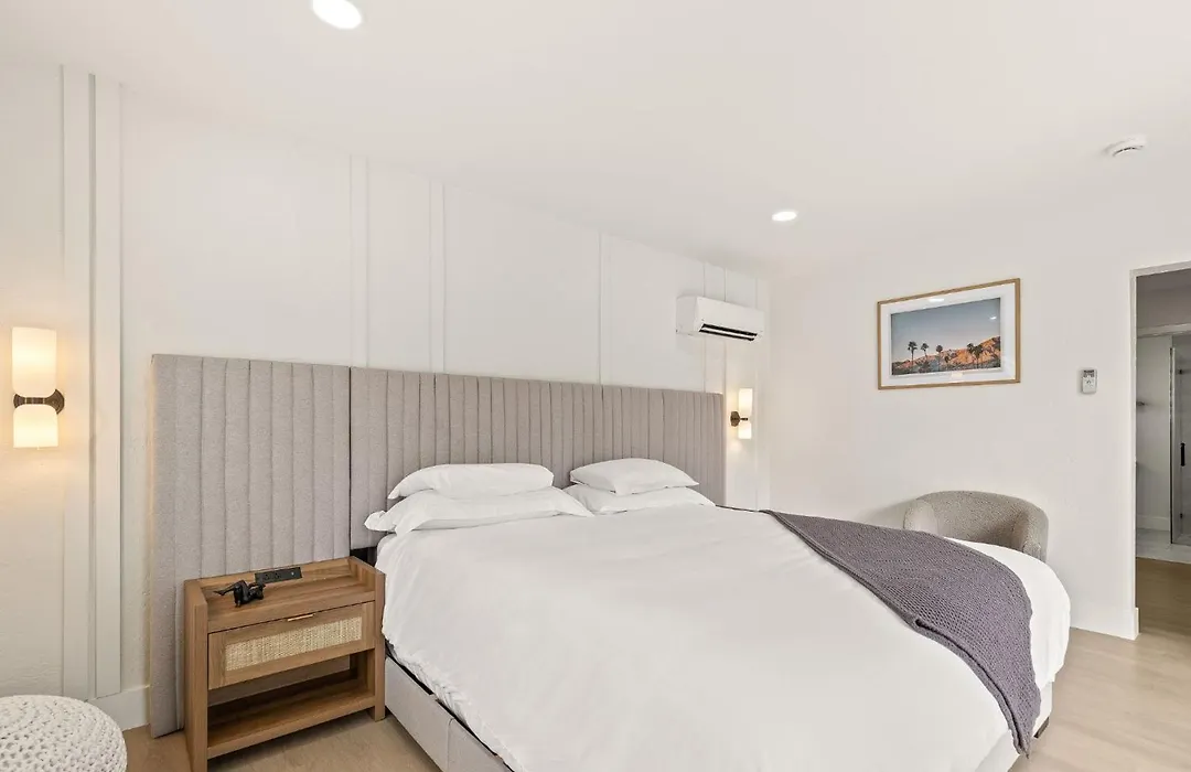 Casa Oliver Hotel & Resort - A Men'S Clothing Optional Resort In Palm Springs-1
