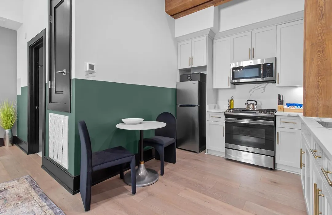 888 Baronne-1