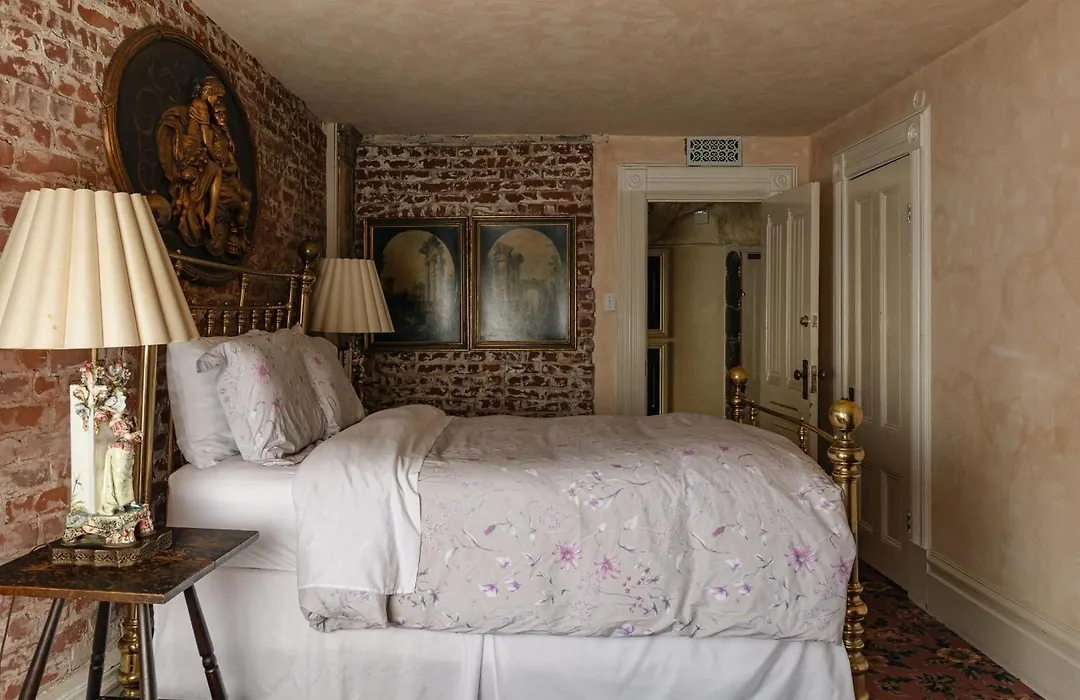 Chateau Tivoli Bed And Breakfast-1