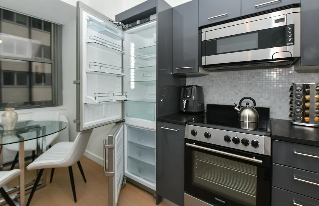 The Wolf Of Wall Street Apartment-1