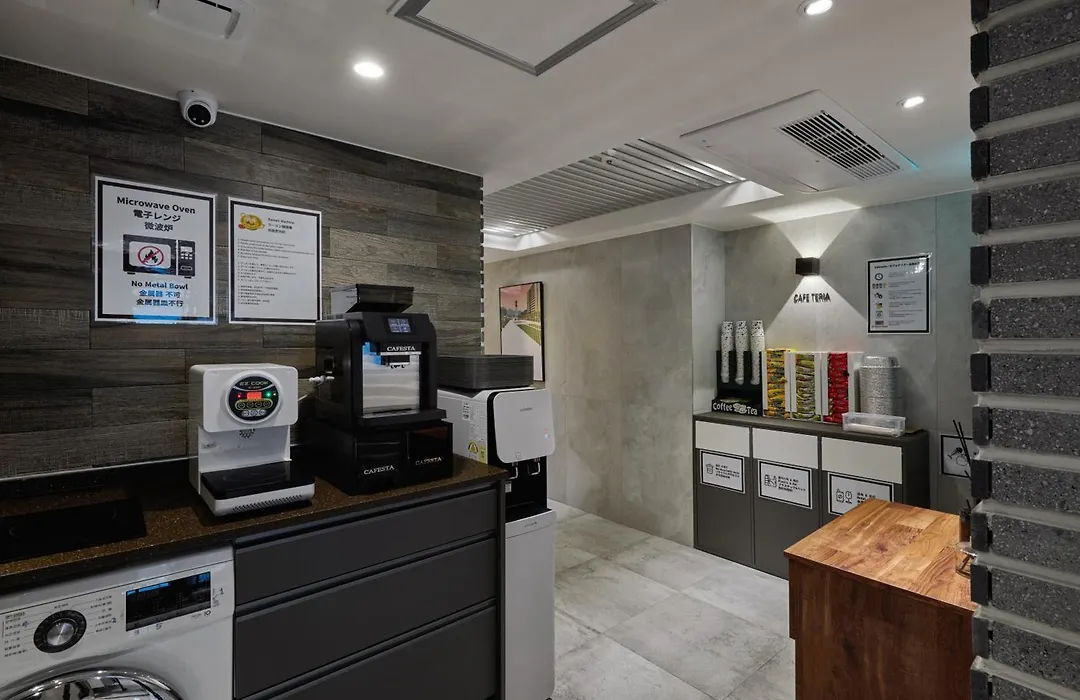 L Hostel-1