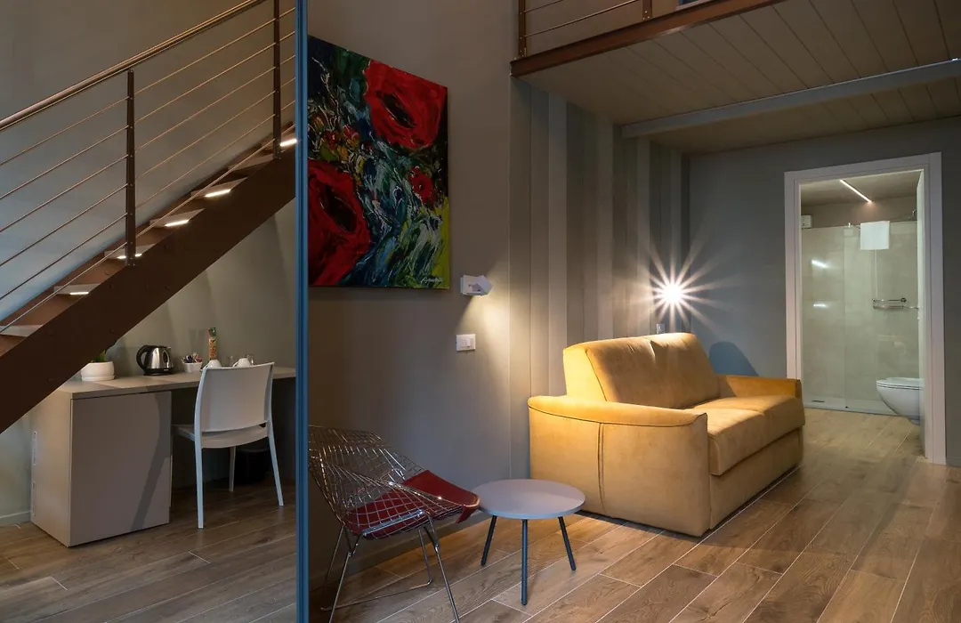 Gogo' Petit Hotel-1