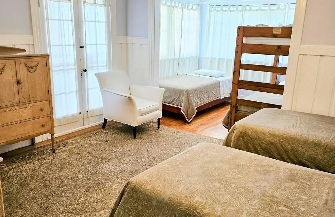 Orange Drive Hostel (Adults Only)-1