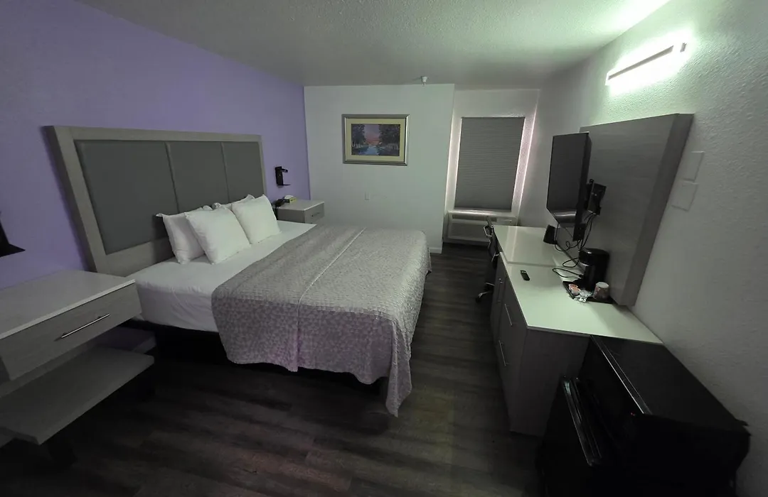 The Aqua Pacific Hotel-1