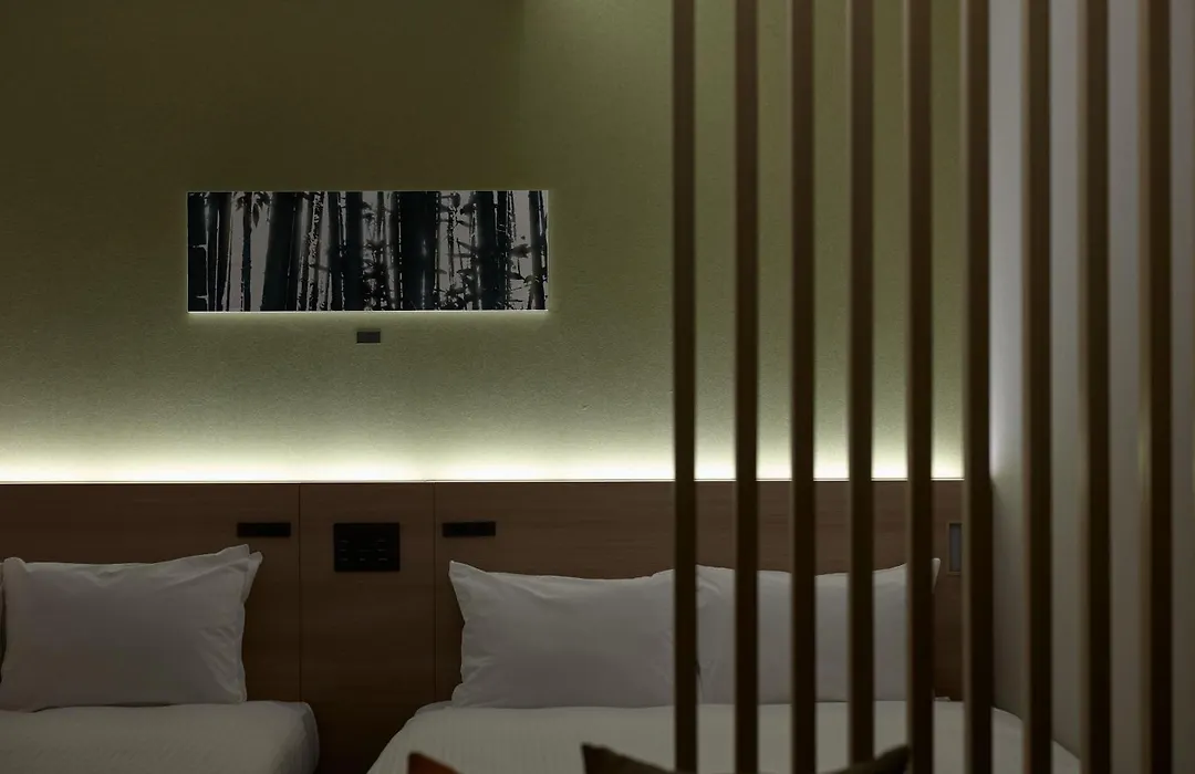 Premium Apart Monday Kyoto Gojo-1