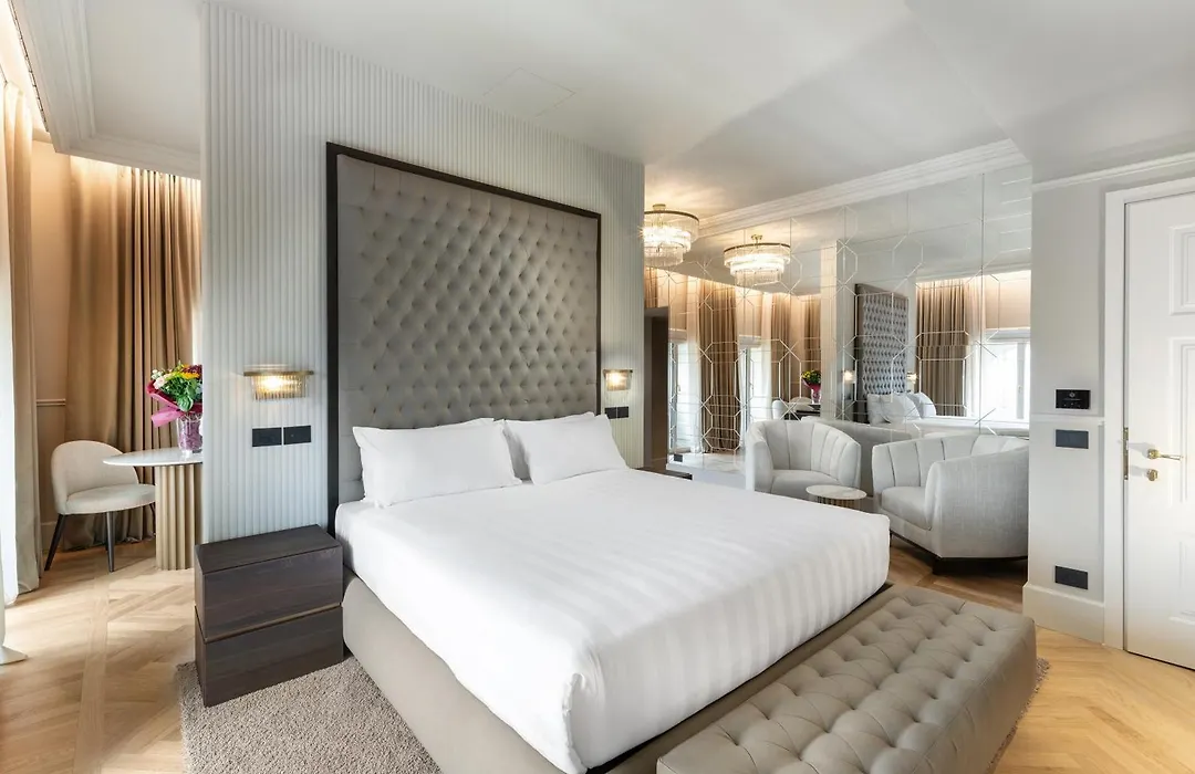 The Glamore Milano Duomo-1