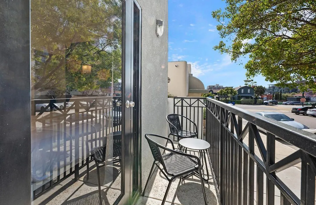 Little Italy Inn - Limited Service Apart Hotel-1