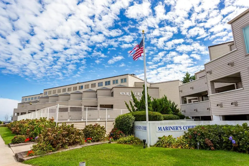 Mariners Court 204-1