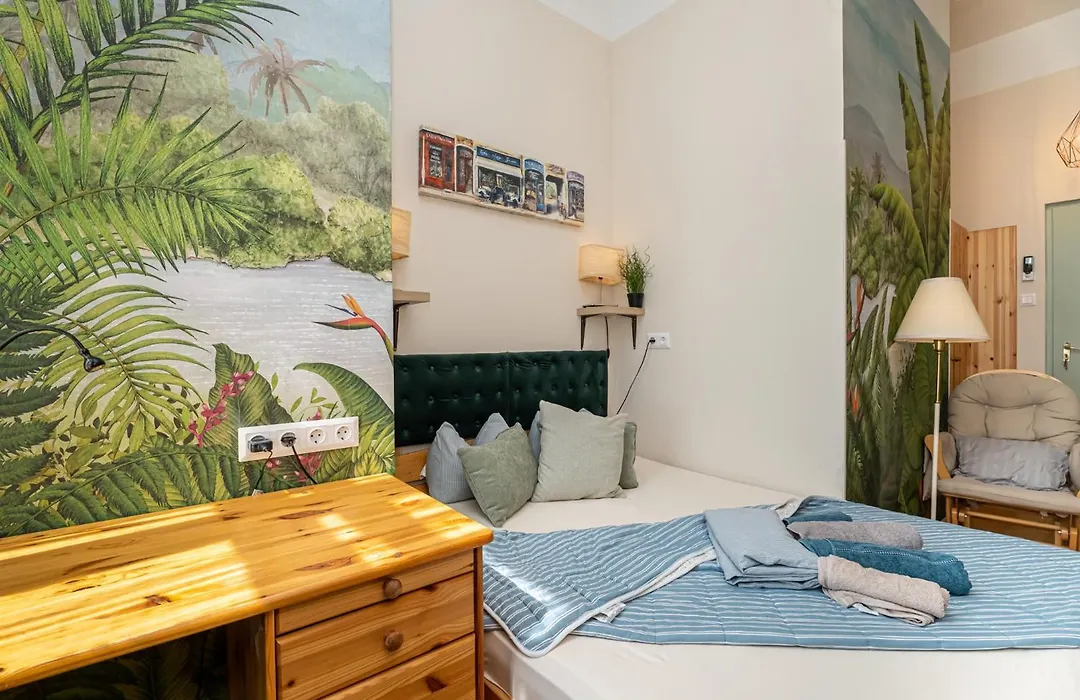 Acacia Private Rooms & Studios-1