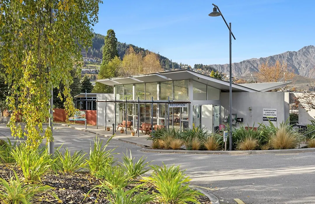 Hampshire Holiday Parks - Queenstown Lakeview-1