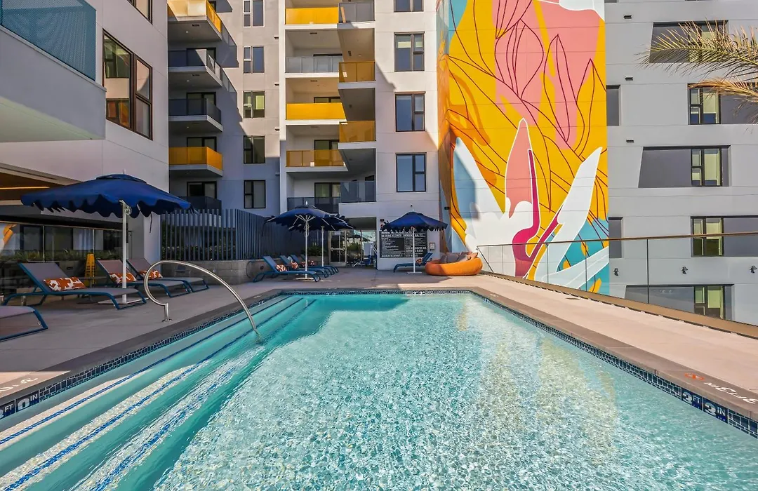 One Lux Stay - Hollywood-1