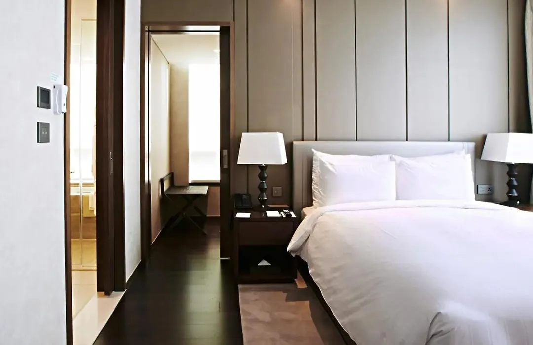 Lotte City Hotel Myeongdong-1