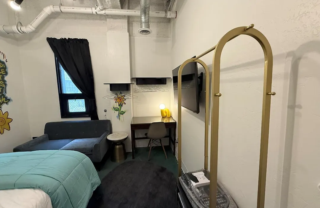 Big Little Hotel-1
