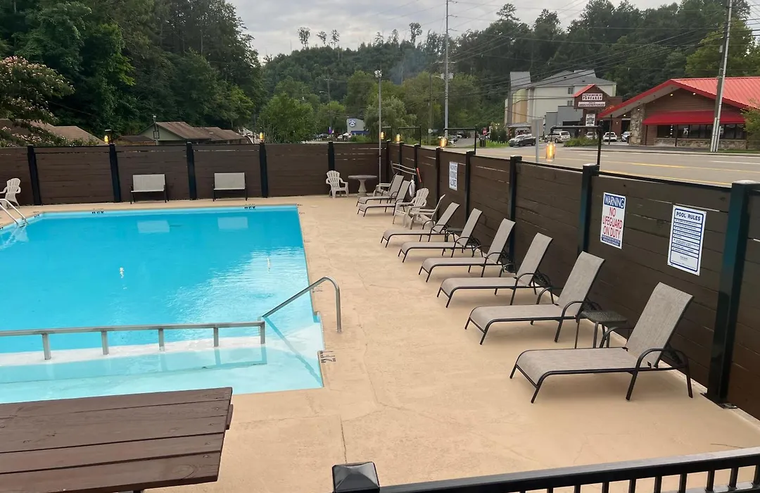 Sleepy Bear Motel-1