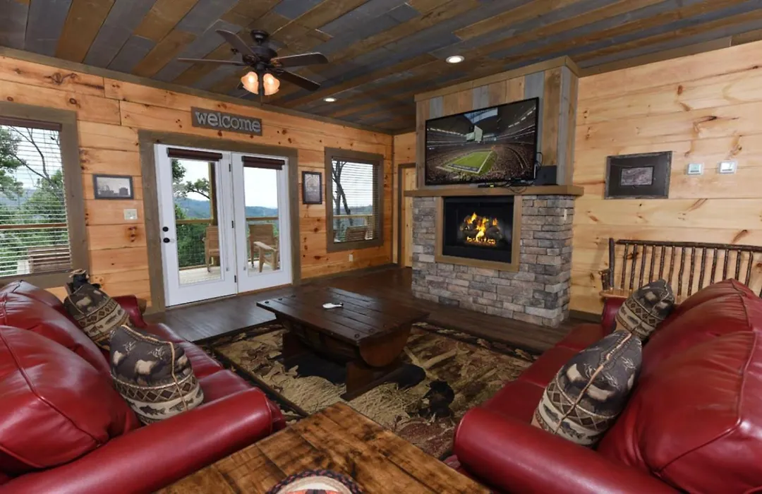 Frequent Wildlife Sightings + Easy Drive To The Smoky Mountain National Park! -Big Bear Views Lodge-1