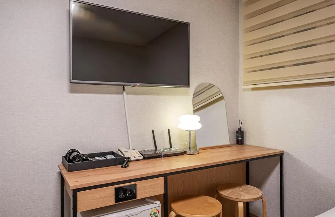 Peanut Hotel Myeongdong-1