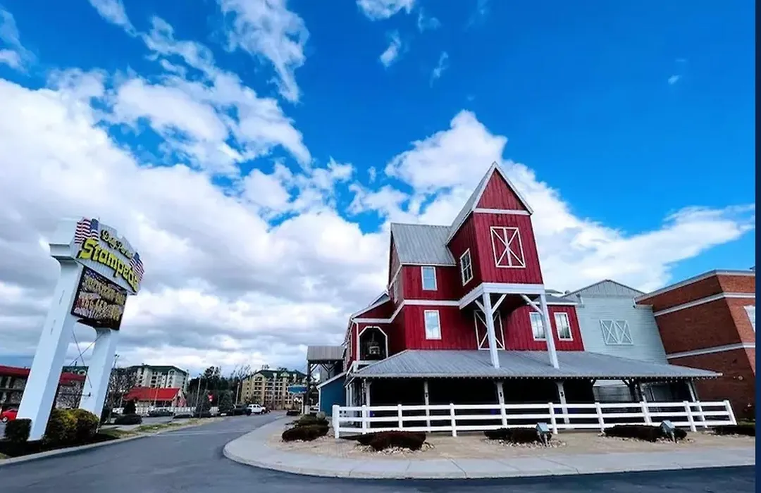 Greystone Pointe Lodge By Stony Brook Cabins-1