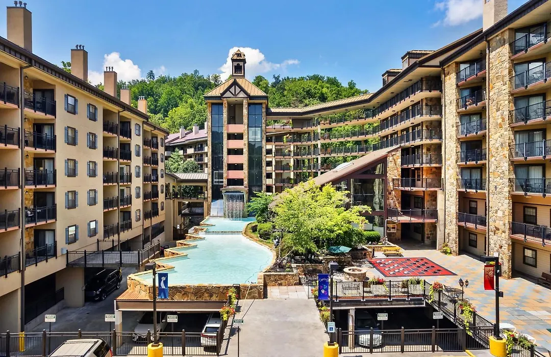 Gatlinburg Town Square-1
