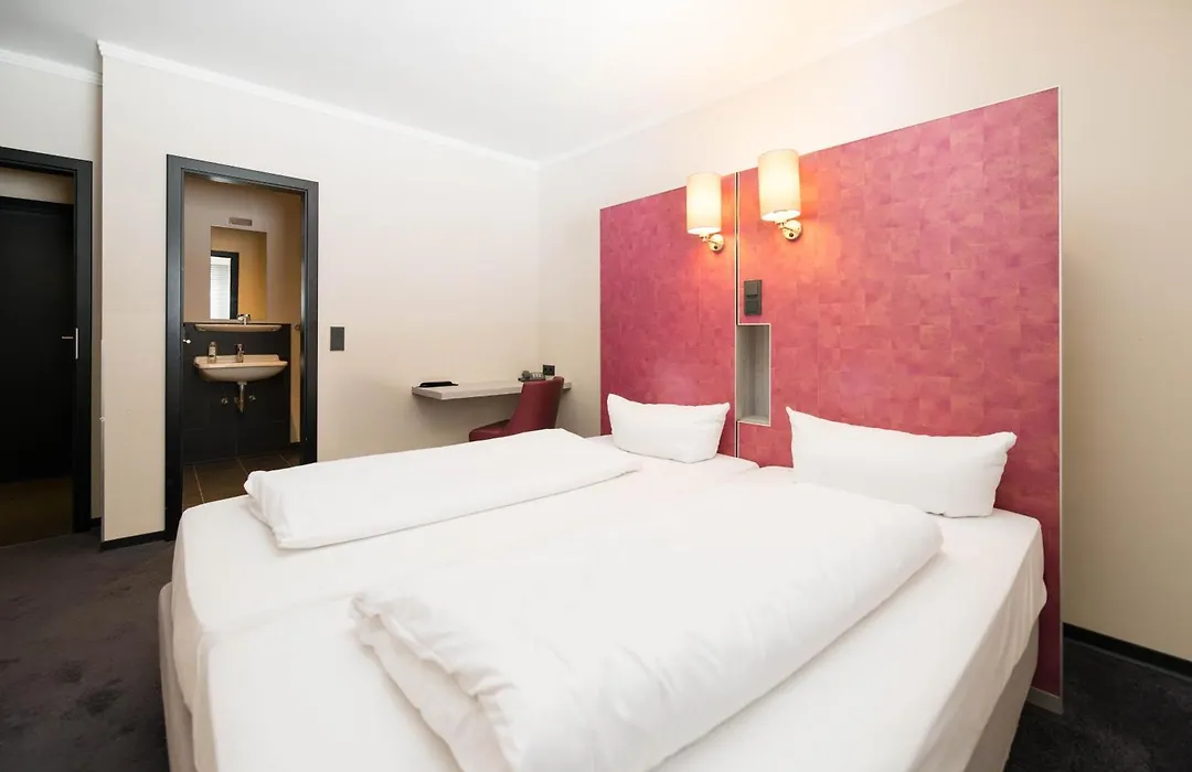 Hotel Topas Frankfurt City Centre - Digital Check-In-1