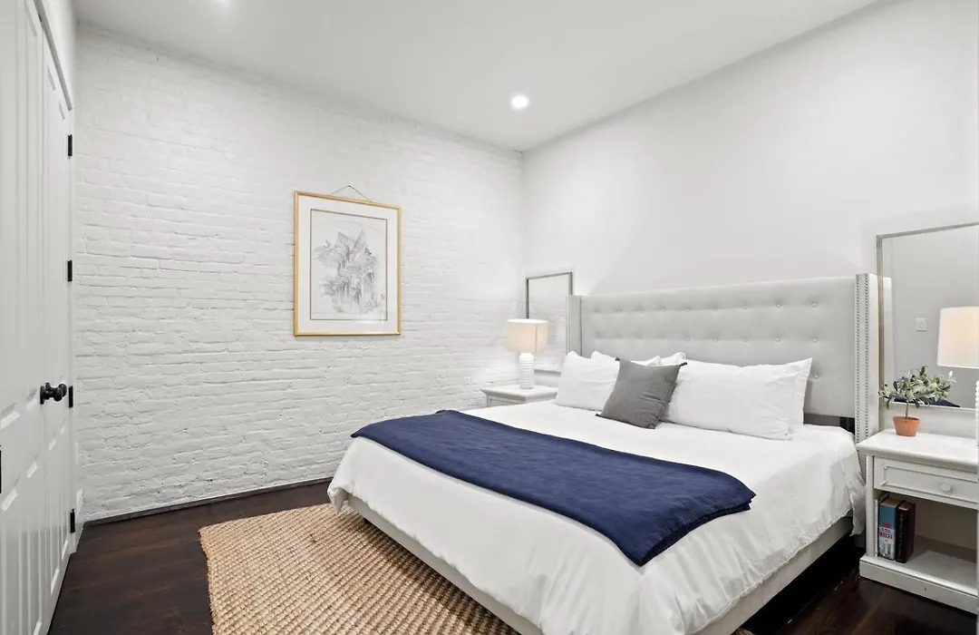 Group-Friendly Suite Near Bourbon Street-1