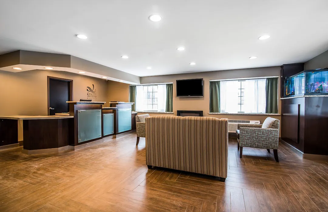 Clarion Pointe Syracuse Downtown-1
