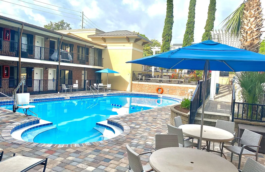 Days Inn By Wyndham Pensacola - Historic Downtown-1
